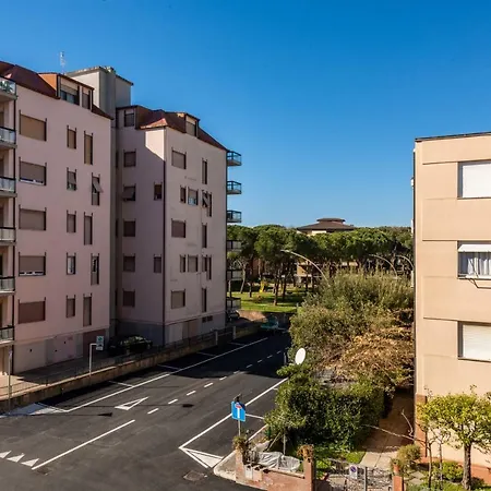 Clara 12 Apartment Follonica