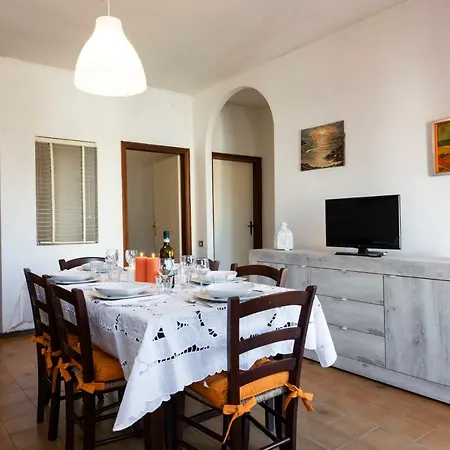 Apartment Clara 12 *