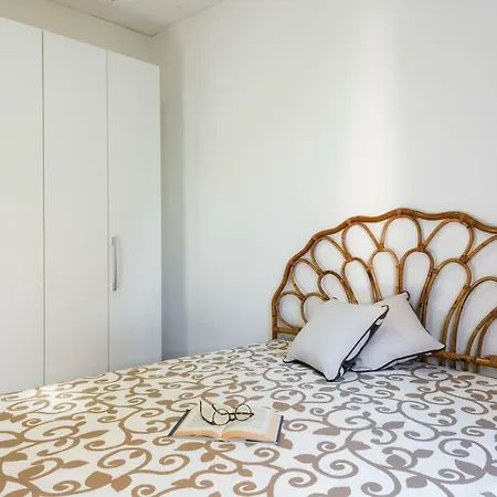 Apartamento Clara 12 *